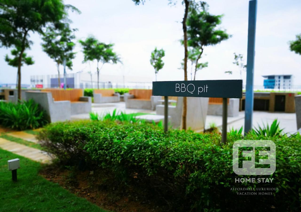 Netflix Wifi Trefoil Homestay Setia Alam Sacc Homestay Fe Shah Alam Eksteriør billede